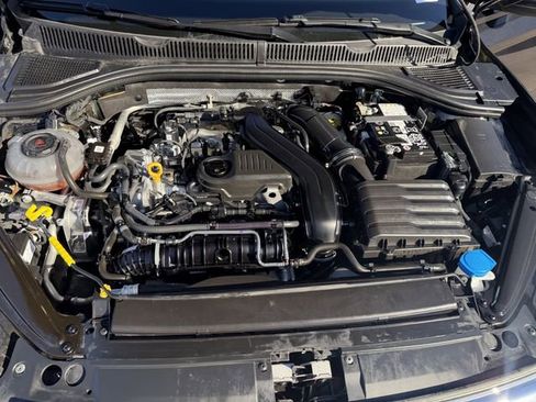 Used 2024 Volkswagen Jetta SE image 28