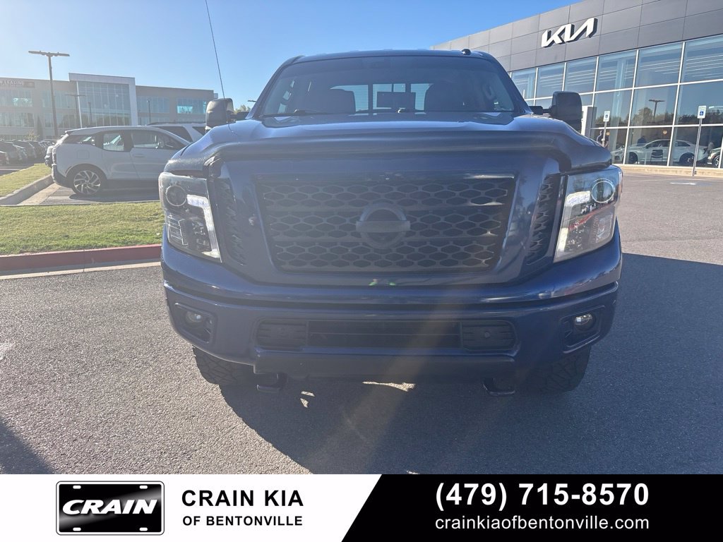 Used 2017 Nissan Titan PRO-4X w/ Pro-4x Convenience Package AWD/4WD image 6