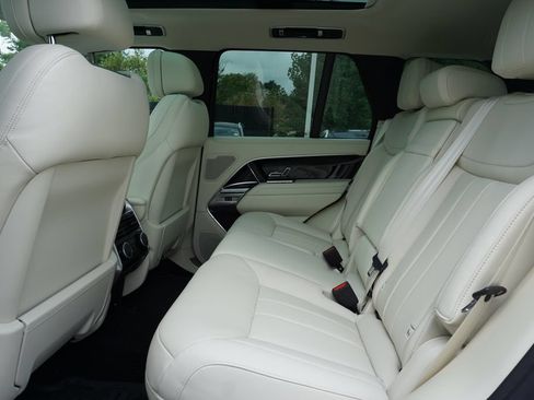 Used 2026 Land Rover Range Rover SE AWD/4WD image 21