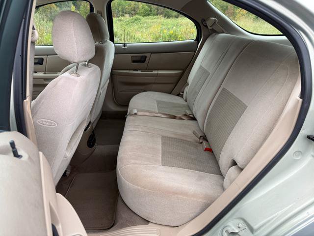 Used 2005 Ford Taurus SE FWD image 15