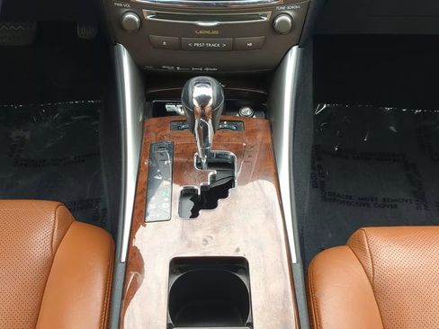 Used 2013 Lexus IS 250C w/ Luxury Pkg RWD image 14