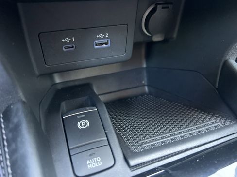 Used 2023 Nissan Kicks SR w/ Exterior Package FWD image 20