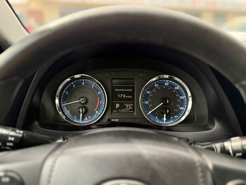 Used 2018 Toyota Corolla LE image 25