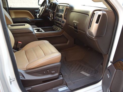 Used 2018 GMC Sierra 1500 Denali w/ Denali Ultimate Package image 18