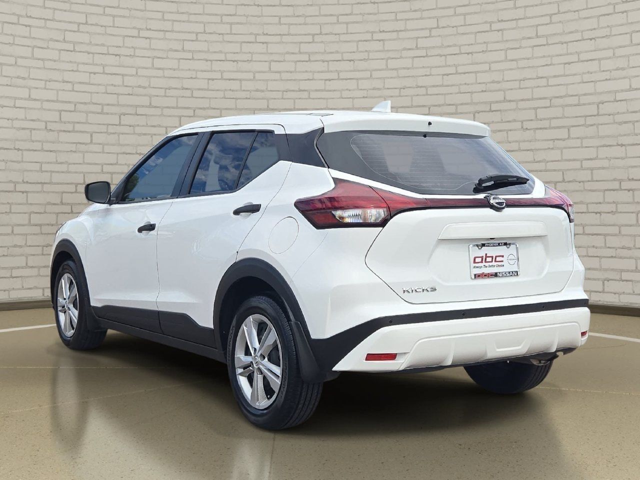 Used 2024 Nissan Kicks S FWD image 7