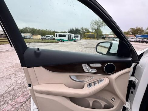 Used 2016 Mercedes-Benz GLC 300 image 11