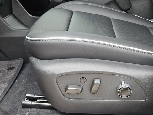New 2026 Buick Enclave Avenir w/ Super Cruise Package FWD image 17