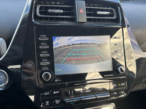 Used 2021 Toyota Prius L Eco image 9