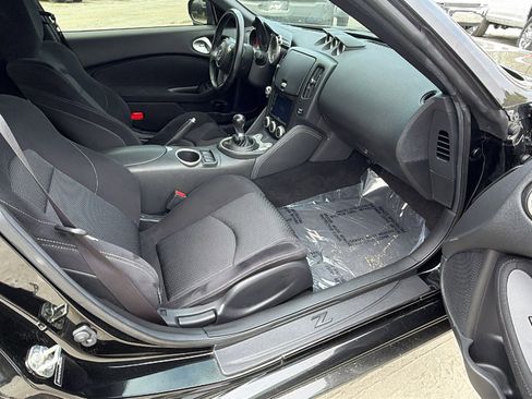 Used 2017 Nissan 370Z Coupe image 19