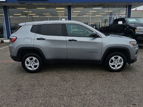Used 2022 Jeep Compass Sport AWD/4WD image 8