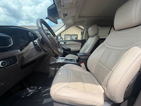 Used 2020 Ford Explorer Platinum w/ Premium Technology Package AWD/4WD image 61