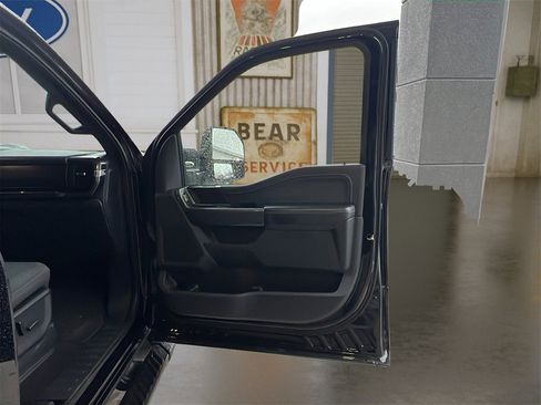 Certified 2022 Ford F150 XLT w/ Equipment Group 302A High image 10