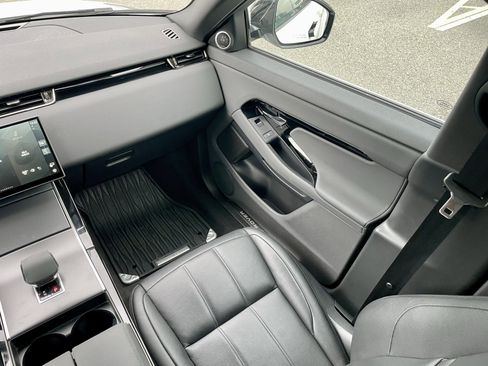 Certified 2024 Land Rover Range Rover Evoque Dynamic SE image 22