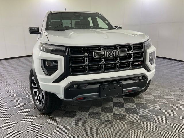 Used 2025 GMC Canyon AT4 w/ Nightfall Edition AWD/4WD image 10
