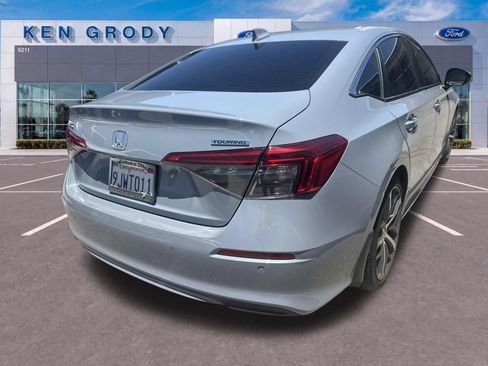 Used 2024 Honda Civic Touring image 3