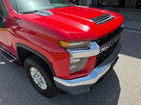 Used 2021 Chevrolet Silverado 3500 LT w/ Convenience Package AWD/4WD image 2