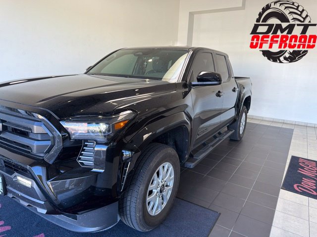 Certified 2026 Toyota Tacoma SR5 AWD/4WD image 2