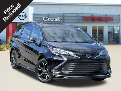 Used 2025 Toyota Sienna Platinum