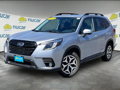 Used 2023 Subaru Forester Premium AWD/4WD image 3