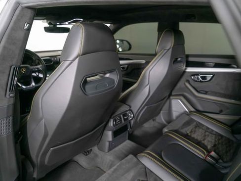 Used 2019 Lamborghini Urus Base image 16
