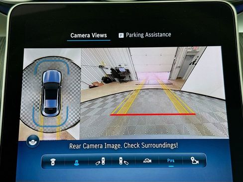 Used 2024 Mercedes-Benz GLC 300 4MATIC w/ AMG Line image 14