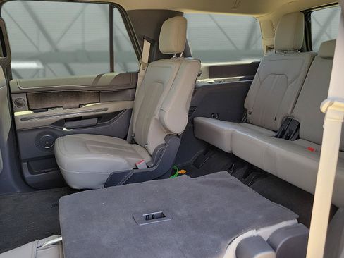 Used 2020 Ford Expedition Limited w/ Texas Edition Package RWD image 8