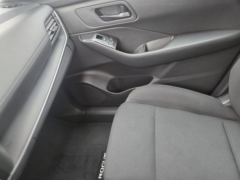 Used 2025 Nissan Rogue S AWD/4WD image 22