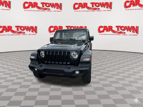 Used 2022 Jeep Wrangler Unlimited Sport AWD/4WD image 3