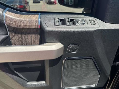 Used 2019 Ford F250 Lariat w/ Lariat Ultimate Package AWD/4WD image 21
