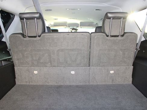 Used 2019 GMC Yukon XL SLT w/ Graphite Performance Edition image 34