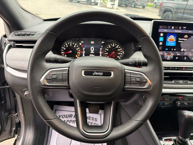 Used 2024 Jeep Compass Latitude AWD/4WD image 15