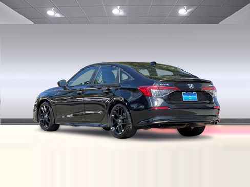 Used 2024 Honda Civic Sport image 3