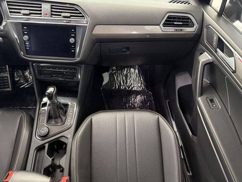Used 2022 Volkswagen Tiguan SE R-Line AWD/4WD image 28