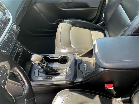Used 2022 Chevrolet Colorado Z71 AWD/4WD image 18