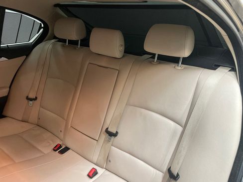 Used 2011 BMW 528i Sedan image 32