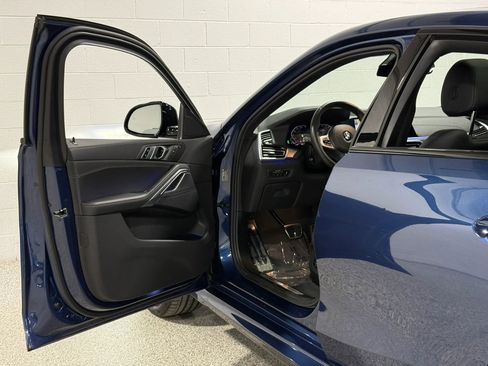 Used 2022 BMW X6 xDrive40i w/ M Sport Package AWD/4WD image 10