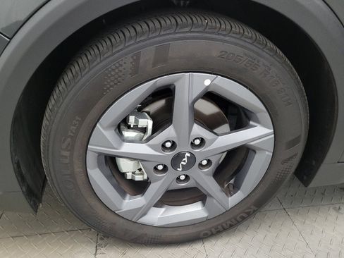 Used 2025 Kia K4 FWD image 31