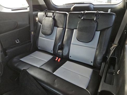 Used 2024 Ford Explorer XLT w/ Equipment Group 202A RWD image 34