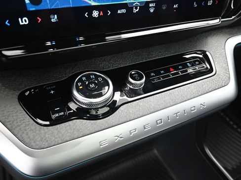 Certified 2025 Ford Expedition Tremor AWD/4WD image 27