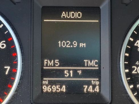 Used 2016 Volkswagen Tiguan SE image 29