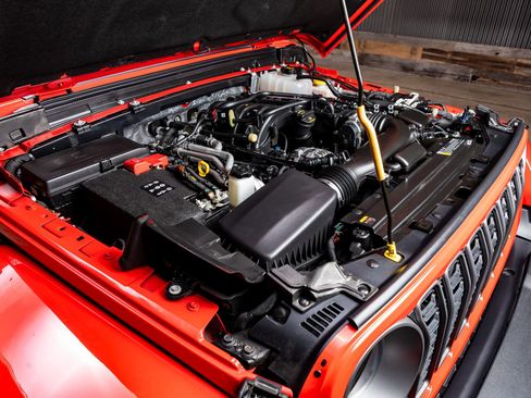 Used 2025 Jeep Wrangler Sport S image 41