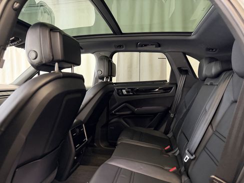 Certified 2023 Porsche Cayenne S image 24