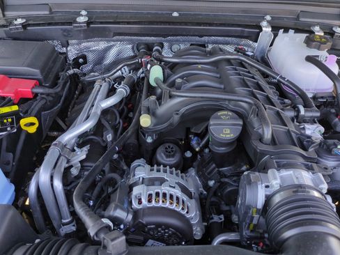 New 2025 Jeep Gladiator Mojave w/ Convenience Group image 22