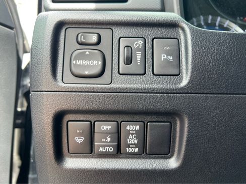 Used 2019 Toyota 4Runner Limited AWD/4WD image 32