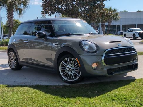 Used 2019 MINI Cooper S w/ Signature Upholstery Package image 2