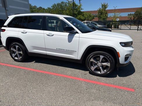 Used 2023 Jeep Grand Cherokee 4WD 4xe image 14