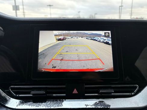 Used 2022 Kia Niro LXS image 5