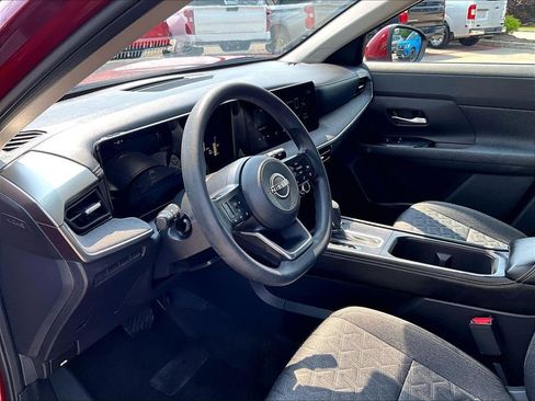 Used 2025 Nissan Kicks SV AWD/4WD image 8