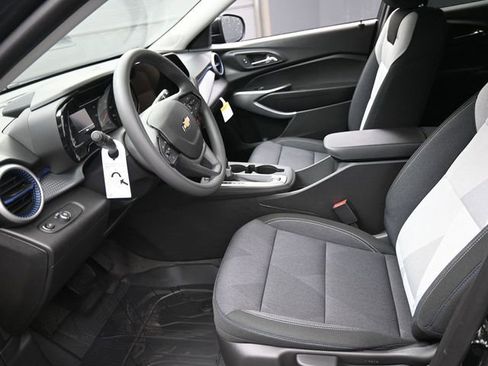 New 2026 Chevrolet Trax LS image 8