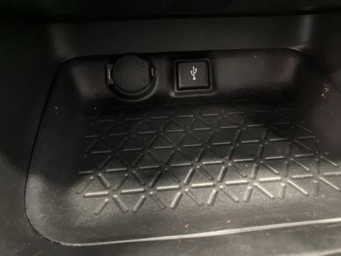 Used 2022 Toyota RAV4 LE image 16